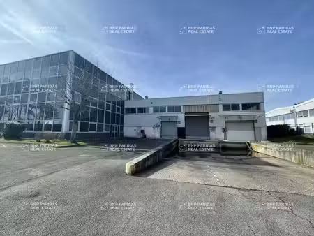 location local d’activités buc 78530 1963m²