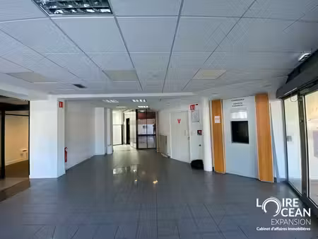 location commerce nantes 44100 550m²
