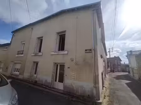 location maison 3 pièces 60 m² à mirebeau (86110)  450 €