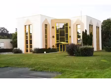 location locaux professionnels 3 pièces 64.7 m² à chambray-les-tours (37170)  900 €
