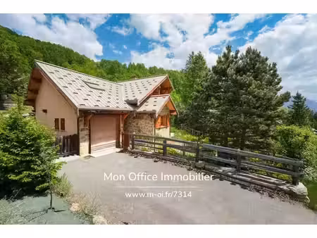 maison de luxe à vendre à saint-chaffrey