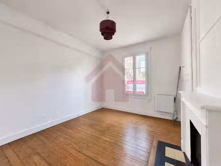 appartement 2 pièces 32 m2 - plein centre dourdan