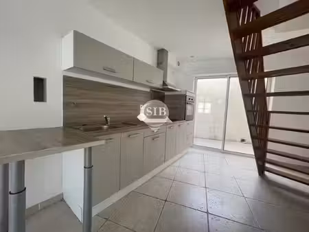f2 avec terrasse et parking - loyer 750 00€