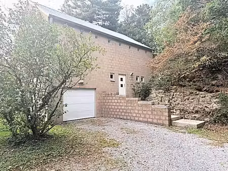 villa contemporaine en parfait état.