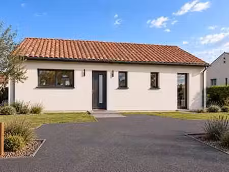 location maison à nueil-les-aubiers (79250) : à louer / nueil-les-aubiers