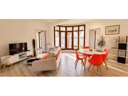 exclusivite centre ville appartement t3 avec terrasse au 1er etage;