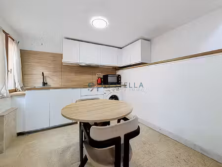 à louer  maison de village rénovée et meublée à tavaco