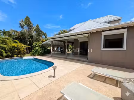 exclusivité — villa familiale 172 m² | piscine au sel | bungalow | arnouville  petit-bourg