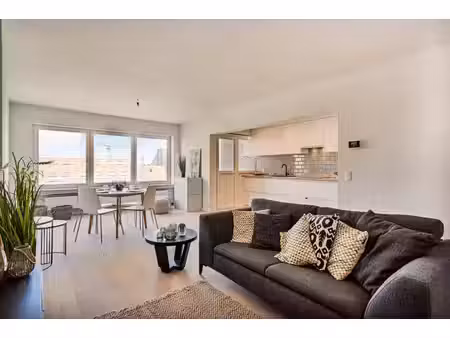 appartement rénové 2 ch. avec garage  emplacement idéal