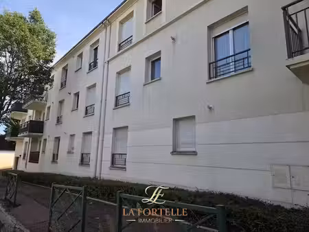 location meublée appartement 2 pièces 43.8 m² à mantes-la-ville (78711)  940 €