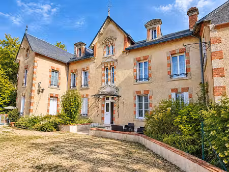 duplex de charme dans un château - terrasse  forêt & douves