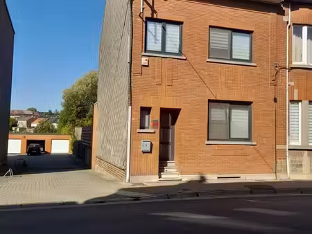 maison 3 façades avec jardin à tubize