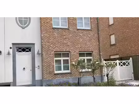 maison à louer à munsterbilzen pour € 1.375 avec 4 chambres à coucher