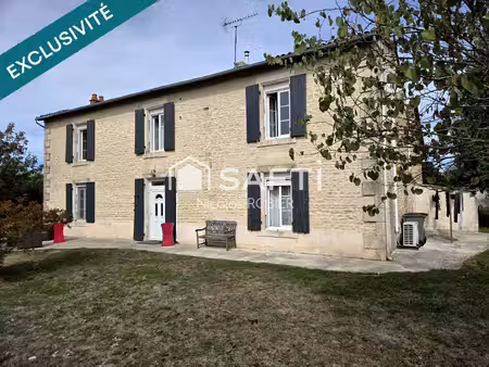 maison en pierre rénovée  climatisée  quatre chambres  trois salles d'eau   chambre rez-de