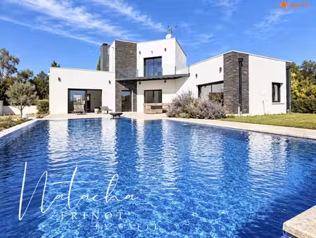 villa d'architecte 218 m²  piscine  cinéma  dpe a