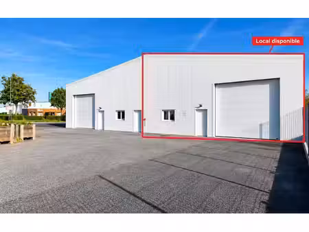 location entrepôt cugand 85610 184m²