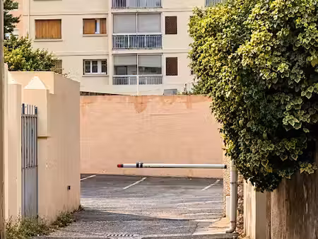 vente parking 12 m² à toulon (83000)  17 000 €