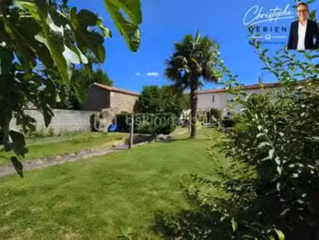 vente maison à beaurepaire (85500) : à vendre / 145m² beaurepaire