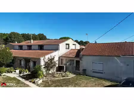 ensemble de 2 maisons de 254.7m²