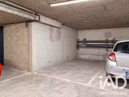 parking à paris (75011)