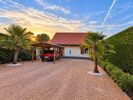 location meublée maison 5 pièces 112.5 m² à saint marcel (71380)  1 150 €