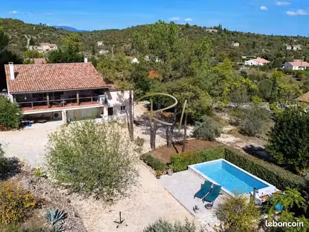 propriété 5 pièces 150 m²