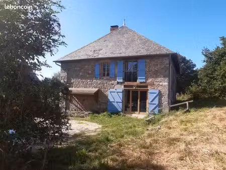 propriété sur 1 hectare et demi de terrain