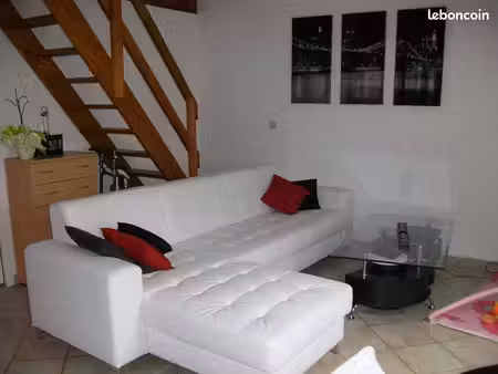 3 pièces-50 m2-étage 2/2-28230 epernon