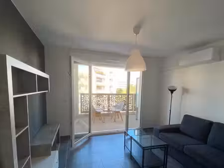 à louer — charmant t2 meublé de 42 m² avec terrasse et parking — toulon est