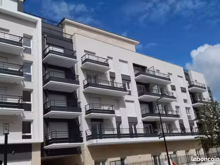 trappes – f3 66 m² refait à neuf  3ᵉ étage  2 parkings  balcons – quartier aérostat