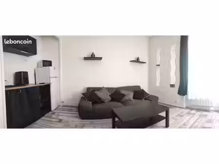 t2 meublé 35m2 plein centre de bron