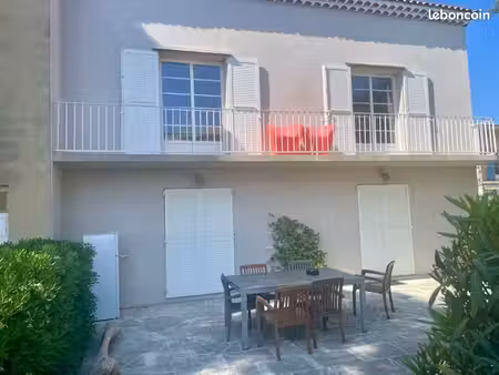 villa mitoyenne front de mer