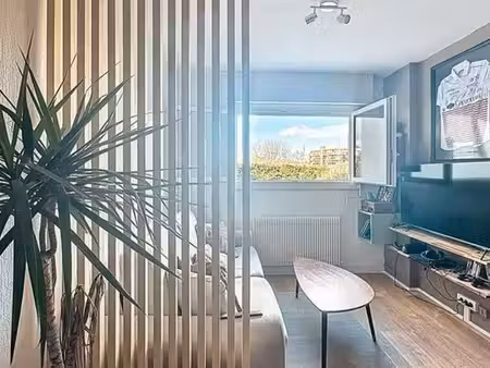 location studio meublée + parking proche tram