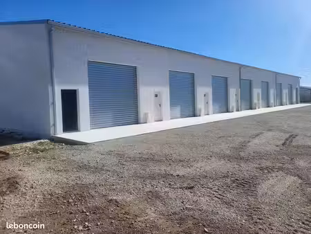 a louer local d'activites neuf 100 m²