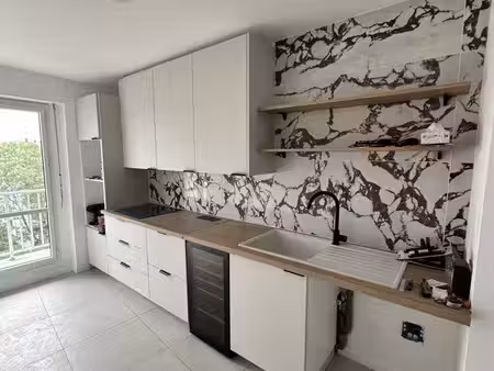 à vendre – superbe appartement de 87 m² entièrement rénové – 3 chambres – terrasse – parki