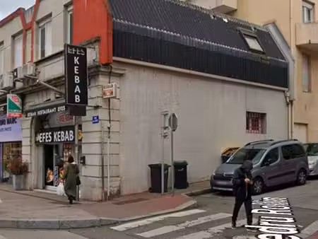 local / commerce / centre ville