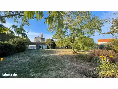 votre maison sur beau terrain au calme et proche des commerces