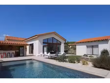 villa de luxe à vendre à sainte-colombe-de-la-commanderie