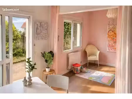 cabinet 25 m² lumineux - pôle thérapeutique - disponible novembre 2026