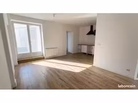 ensemble immobilier de 2 appartements rénovés + caves — spécial investisseur (1 600 /mois)