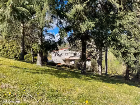 propriété dans son écrin de verdure à vendre à vaugneray