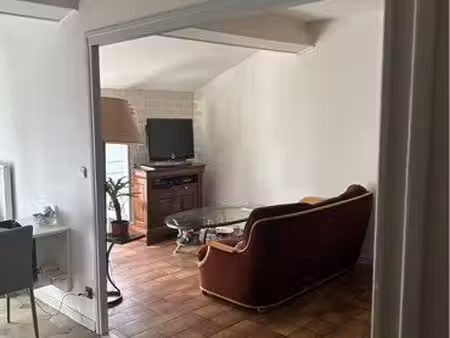 appartement 2 pièces au dernier étage – lyon 9e
