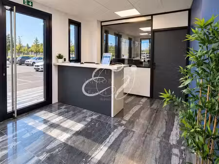 local 277 m² meyzieu