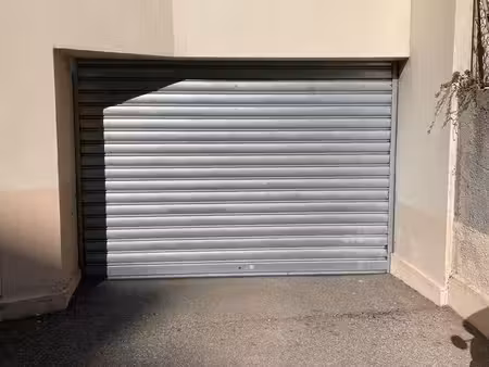 garage fermé 12 m²  nice madeleine