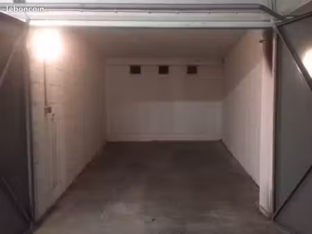 box fermé sécurisé à louer – 13m² parking/stockage – paris 18e  proche périphérique & adid