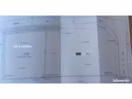 vends terrain à bâtir