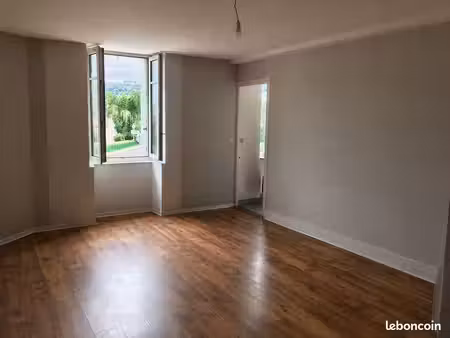 ? t2 lumineux 48 m² avec garage – proche gare de langres