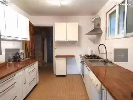 a saisir - maison avec piscine  dépendances et 677m2 de terrain - prix exceptionnel