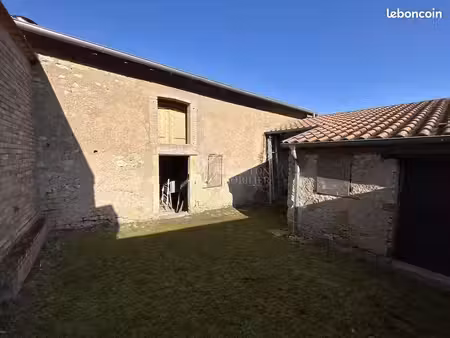 grange 43 m² jezainville