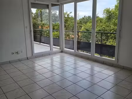 a louer appartement t2 45 m2 bruges